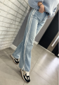 Jeansy-wide-leg-z-lampasem-na-boku-ADORO (9).png