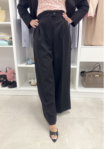 Elegancki-czarne-spodnie-damskie-z-szeroka-nogawka-MeGusta (6).png