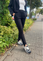 Czarne-spodnie-legginsy-damskie-zapietki-z-pakiem (8).png
