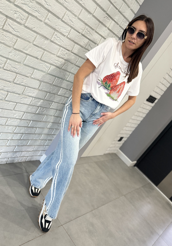 Modny-bawelniany-t-shirt-strawberry (2).png